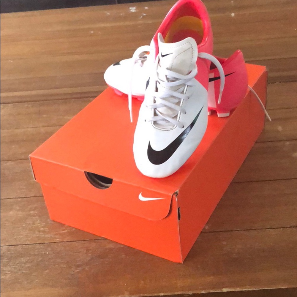 Nike Soccer Pink Mercurial Size 1.5Y